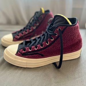 WOMENS SIZE 8 SHERPA CONVERSE